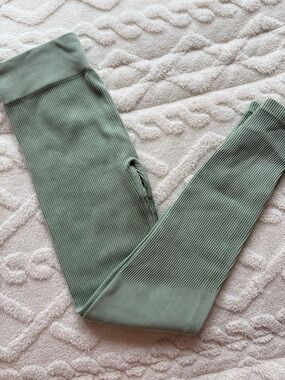 Ribbed Leggings in Sage Green
